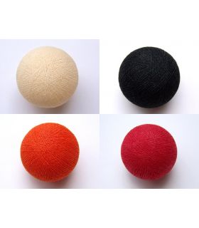 Lichterkette aus Baumwollkugeln, schwarz rot mix