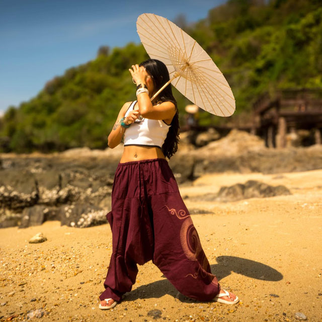 Aladinhose am Strand. Holiday Vibes